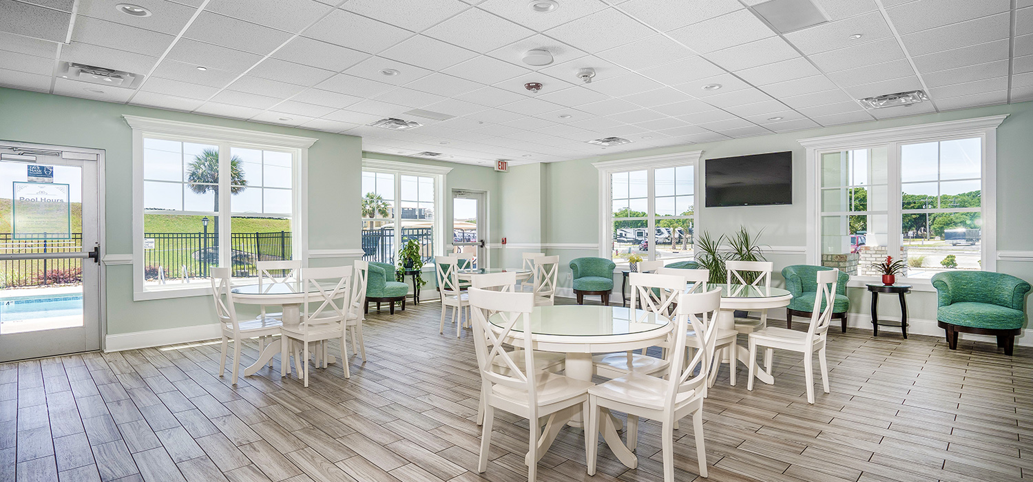 Stay at Lighthouse Suites - Best Western Signature Collection And Enjoy A Complimentary Breakfast Before You Go Explore Emerald Isle